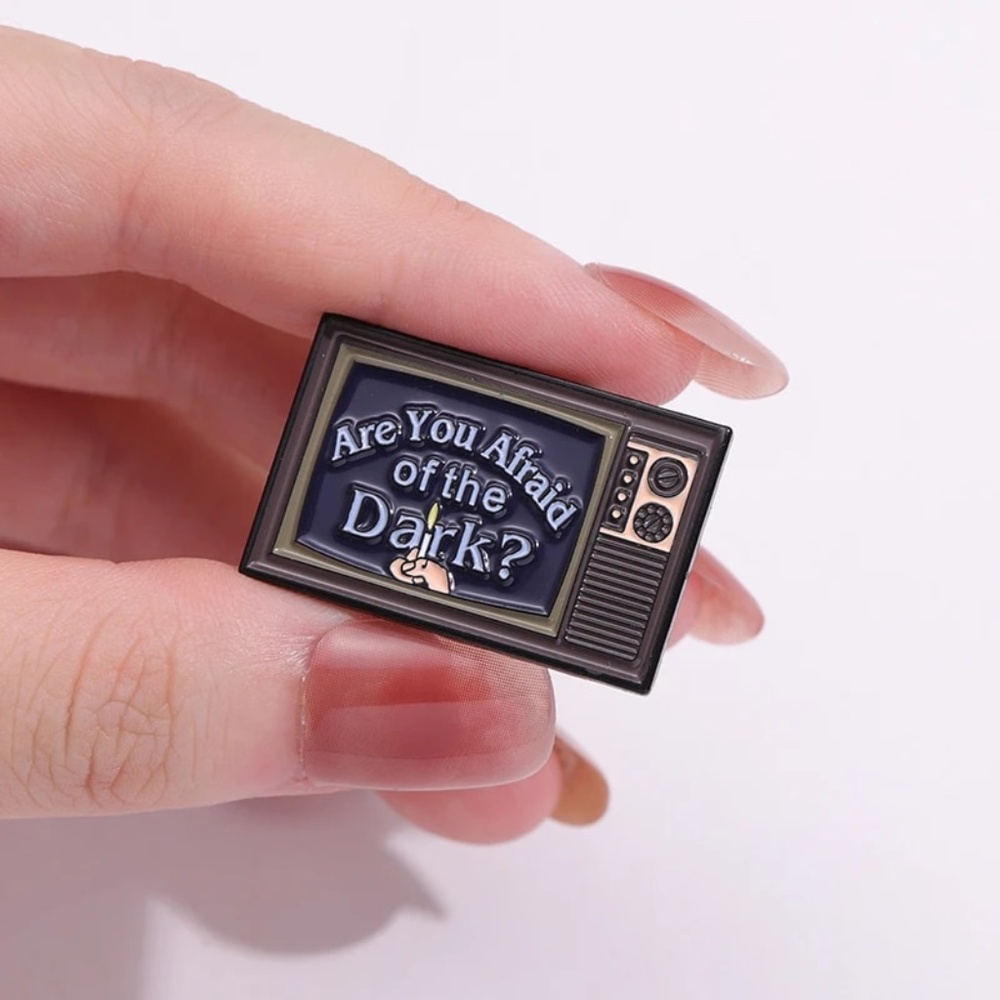 90'S NICKELODEON NOSTALGIA "ARE YOU AFRAID OF THE DARK" TV ENAMEL PIN BROOCH NWT - Picture 5 of 12